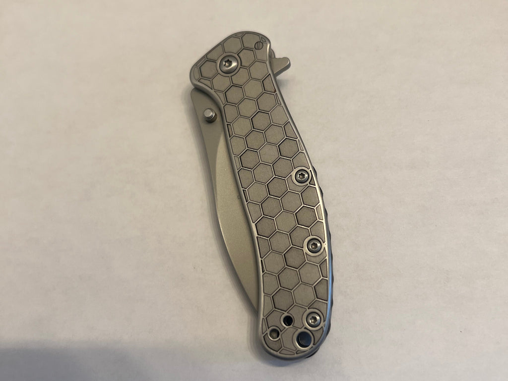 Varied Height Hexagons Assisted Opening Knife