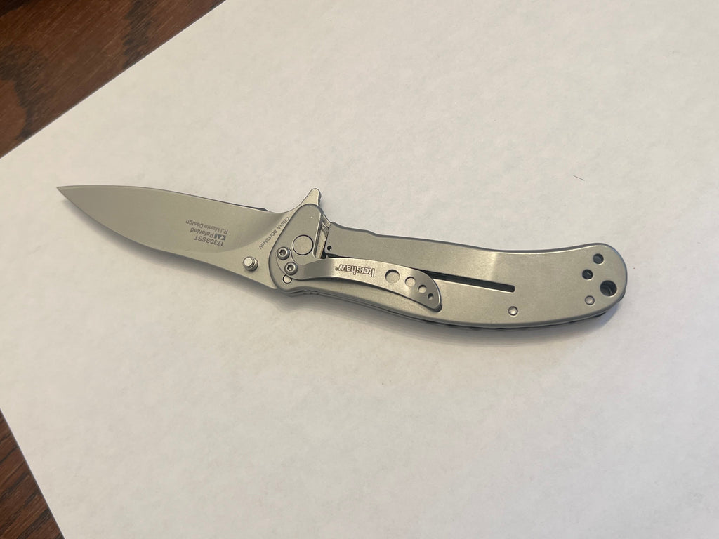 Varied Height Hexagons Assisted Opening Knife