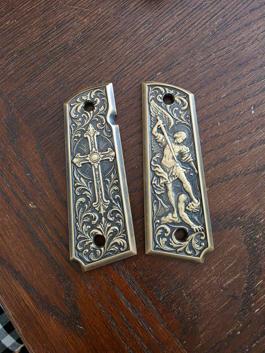 St. Michael 1911 Grips