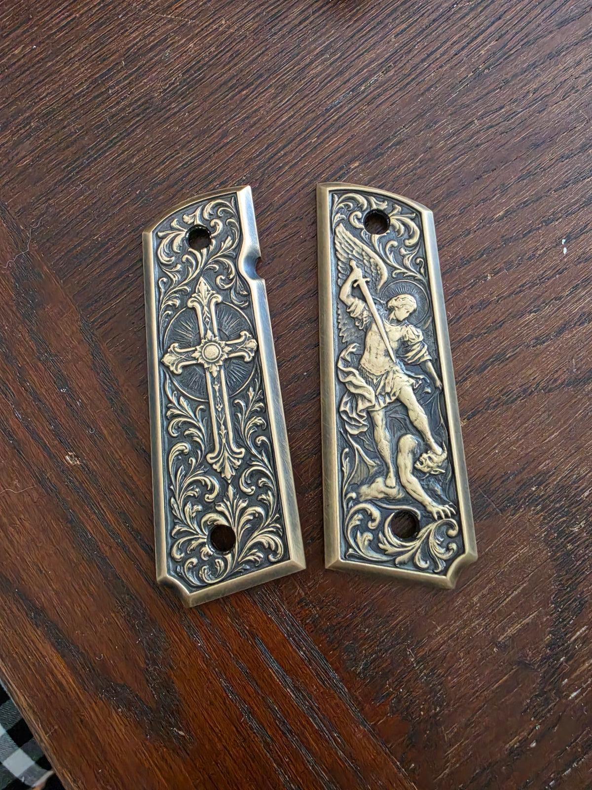 St. Michael 1911 Grips